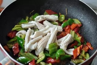 鲜美营养：小炒鱿鱼