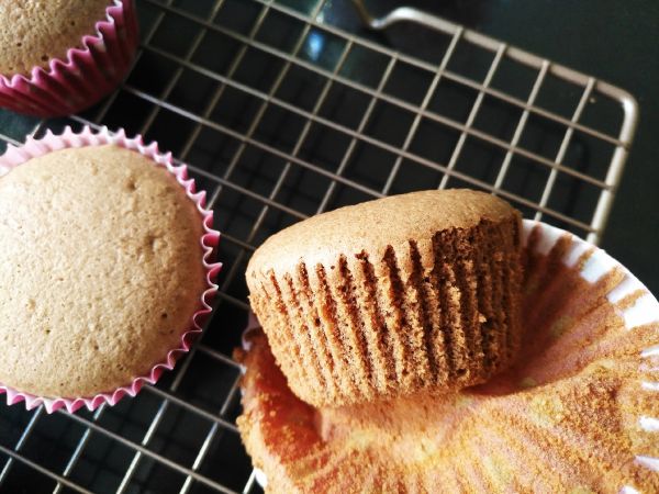 可可戚风纸杯蛋糕