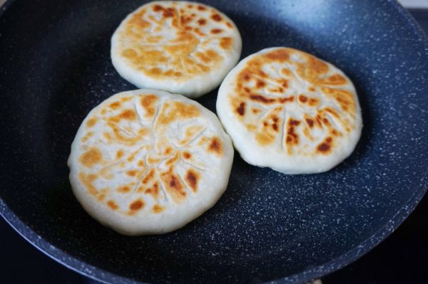 韭菜鸡蛋素馅饼