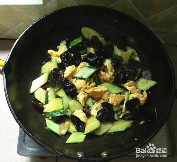 木耳黄瓜炒鸡蛋的做法