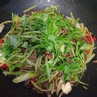 泡椒芹菜爆炒牛肉的美味做法