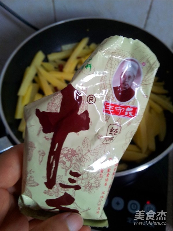 十三香土豆的做法