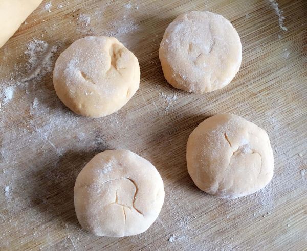 胡萝卜玫瑰花馒头