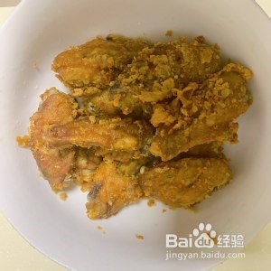 好吃到吮指的蒜香鸡翅制作步骤！