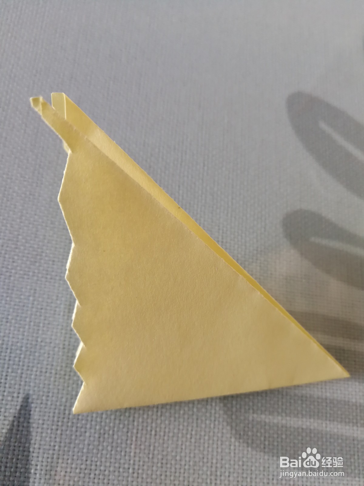 漂亮的彩纸拉花