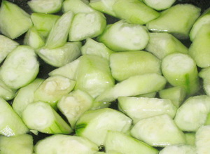 丝瓜炒油条的做法