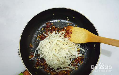 香辣手撕杏鲍菇的做法