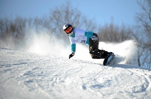 <b>新手玩单板滑雪，教你正确的刻滑方法！</b>