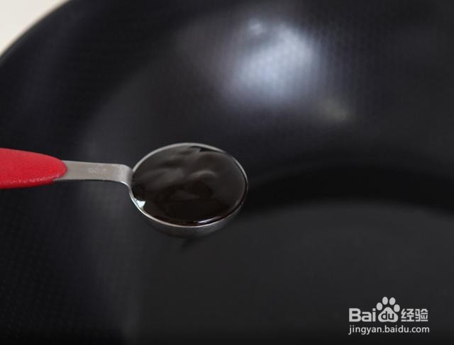 蘑菇炒鸡丁的做法