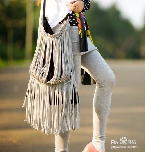 巧用配饰又拉风又时尚