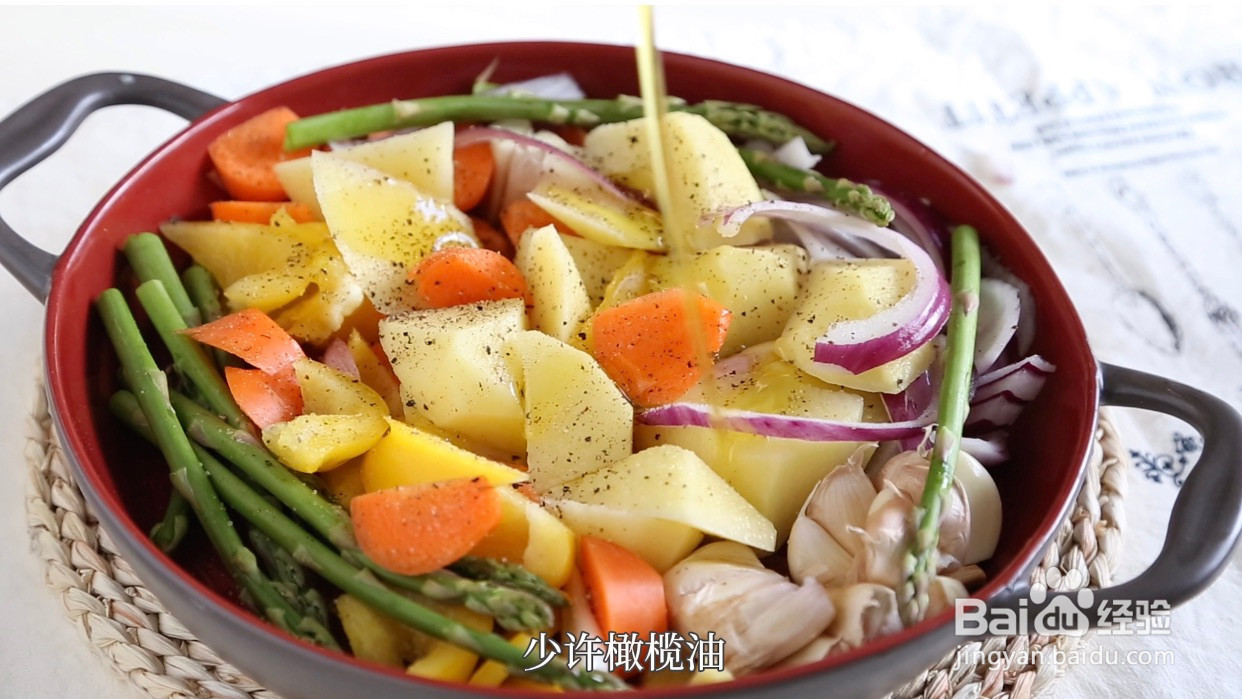 圣诞香菜烤鸡的做法