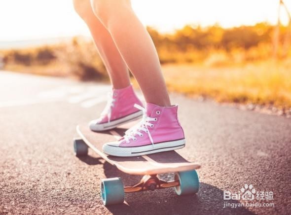 关于玩滑板时的正确姿势！