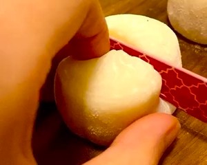 咸蛋黄流心冰皮月饼的做法