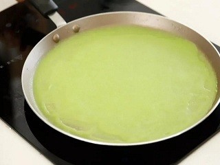 斑斓榴莲班戟怎么做？