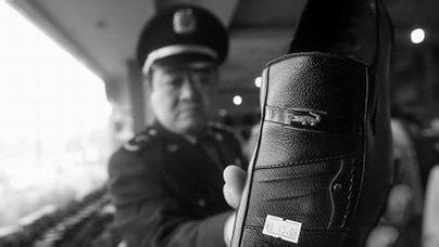 如何分辨出鞋子是真皮还是假皮