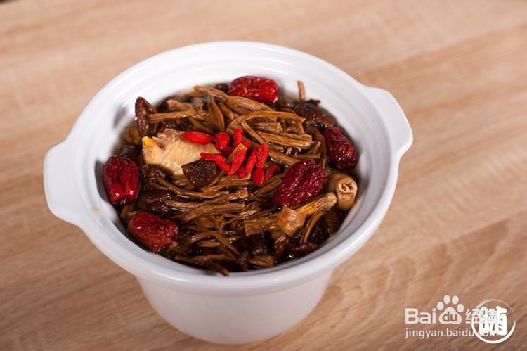 看完就会的茶树菇炖鸡汤