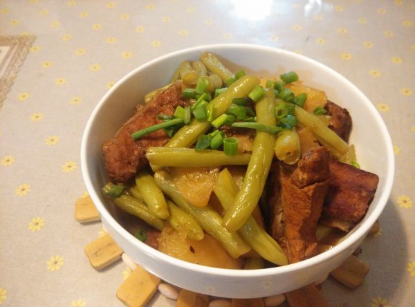 土豆四季豆烧排骨
