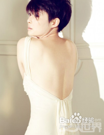 教你如何赶走背部赘肉，轻松瘦出美背