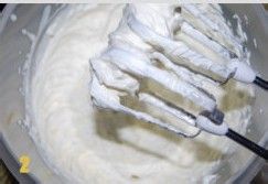 有花纹的日式轻乳酪蛋糕