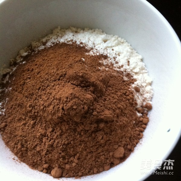 摩卡戚风的做法