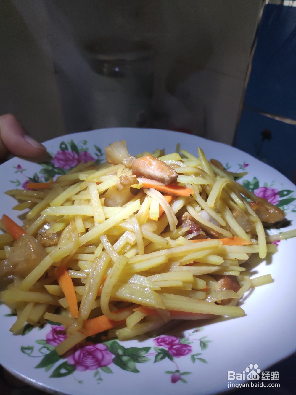 家常菜土豆丝炒肉 加些胡萝卜丝