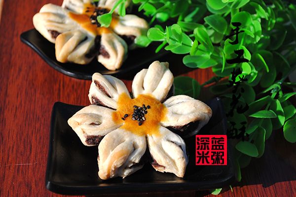 豆沙馅葵花酥饼