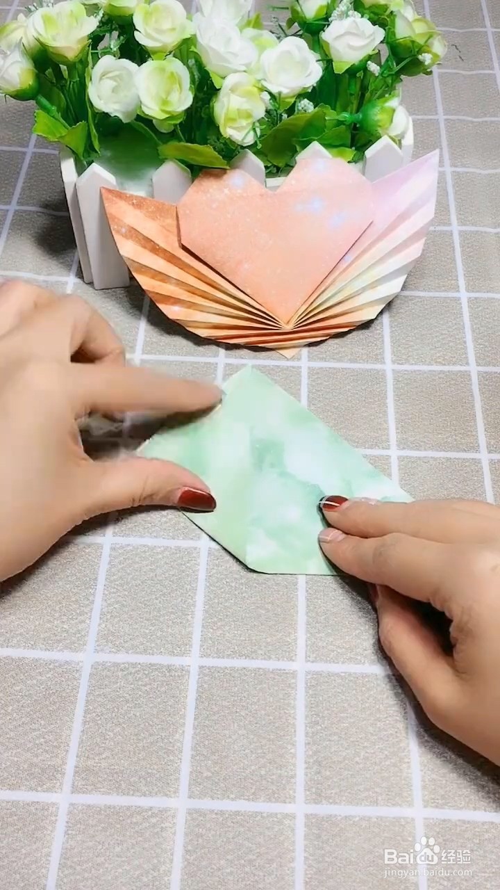 如何用折纸制作天使的翅膀