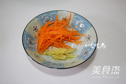 芦笋虾球的做法