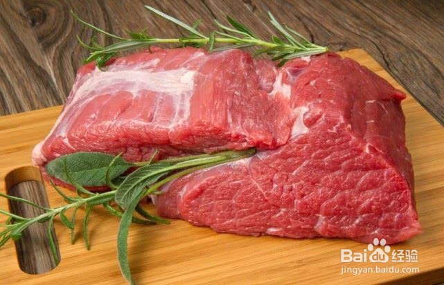 如何做出美味的羊肉大葱锅贴