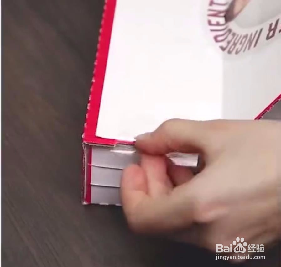 披萨盒也有大用处，披萨盒秒变临时画架！