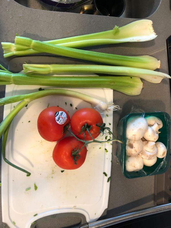 时蔬烩香菜牛肉丸