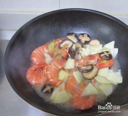 冬笋香菇烧大虾家常做法？大虾的最佳做法教程