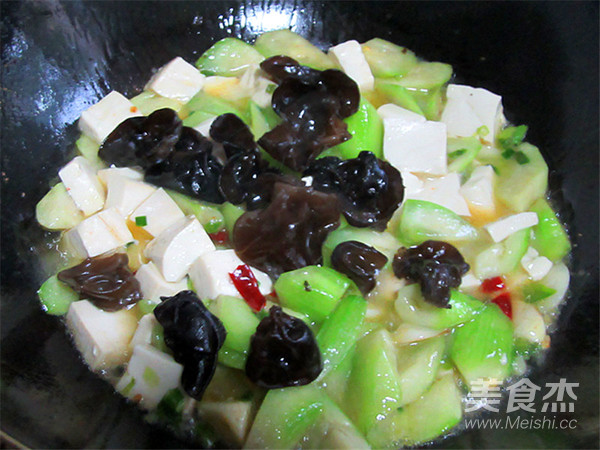 丝瓜炖豆腐的做法