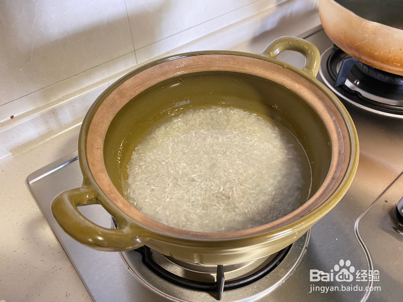 腊味滑鸡双拼煲仔饭怎么做