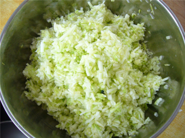 鸡蛋杂蔬包子的做法,我来教你哦!