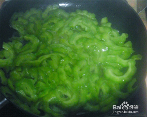 【苦瓜炒肉丝】的做法