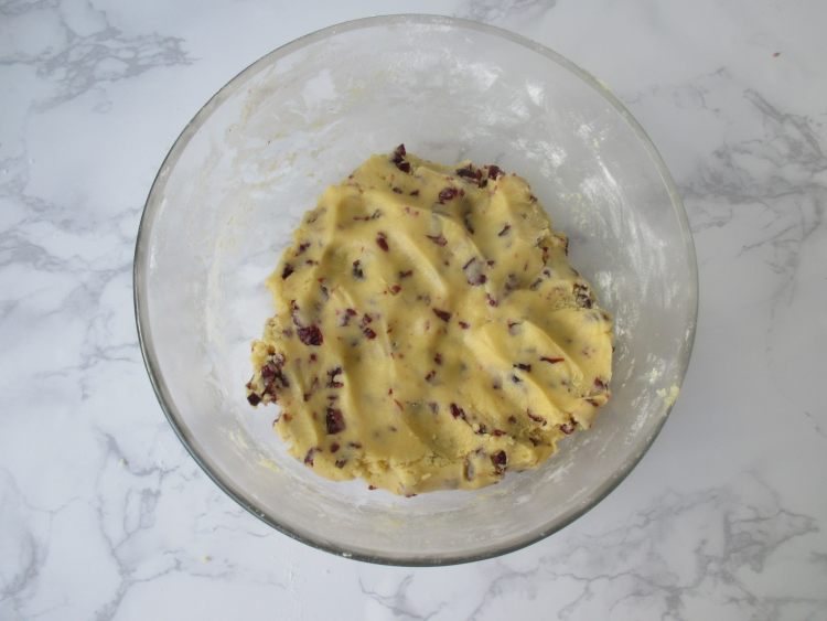 想吃蔓越莓奶香酥饼？轻轻松松就能学会