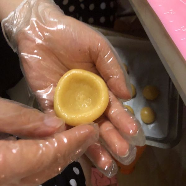 蛋黄豆沙广式月饼(75克)