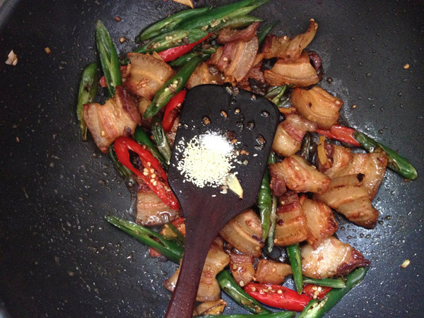 教你做美味的线椒五花肉,是一道不错的菜