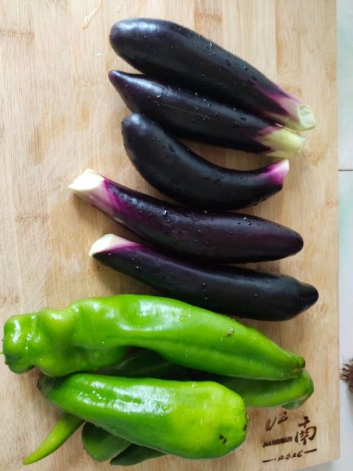 家常酱茄子辣椒