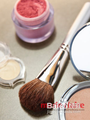 25+女性要懂得的化妆技巧