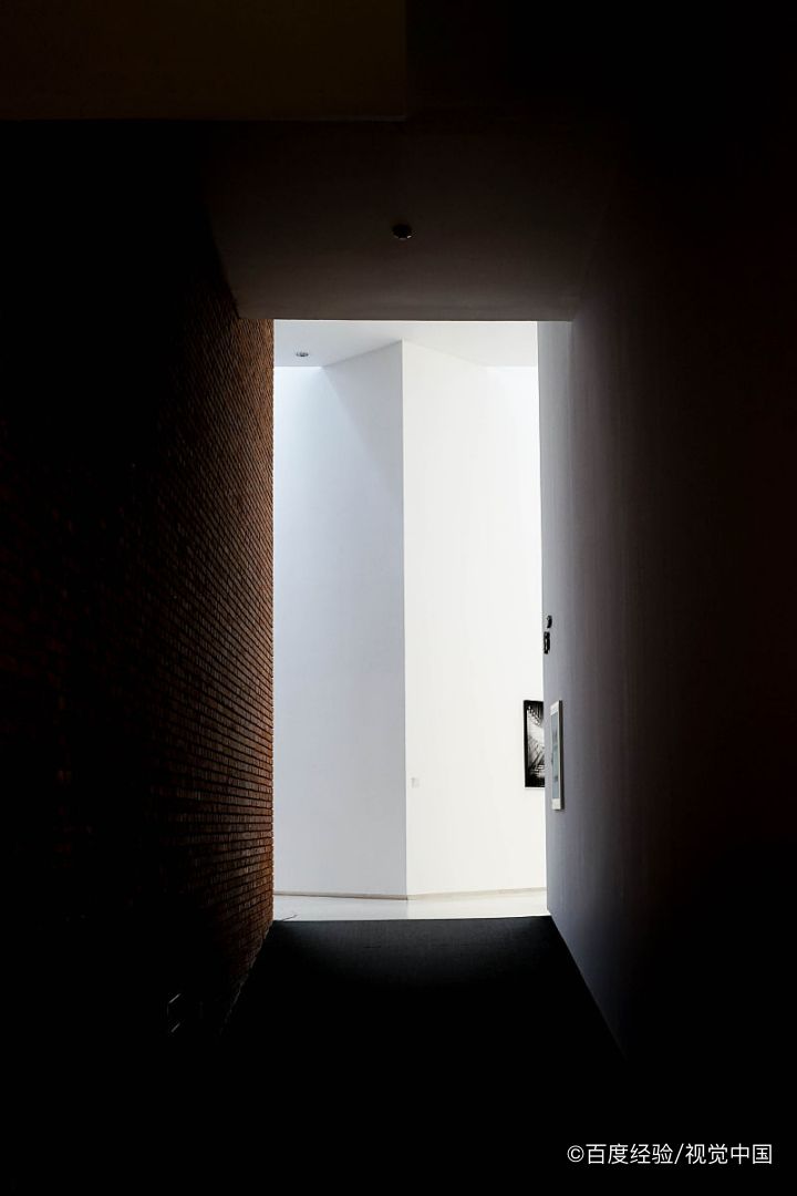 几种方法求解y=√6-x^2在[0,√6]上的最值