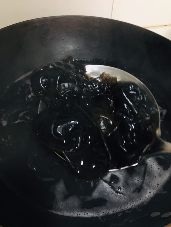 捞汁黑木耳拌黄瓜