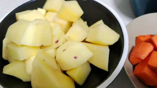 土豆胡萝卜烧牛肉