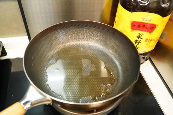 咸熏肉炒豉香油麦菜