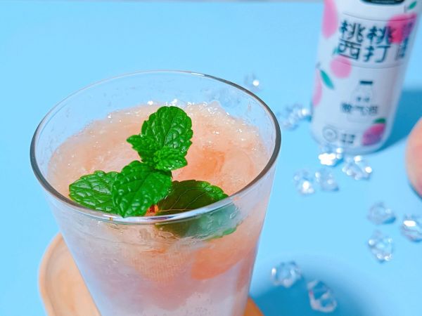 桃桃西打气泡水