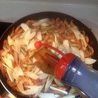 健康养生佳品茭白炒虾的做法