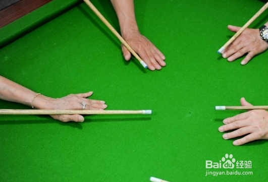 老年人适合什么样的体育锻炼？