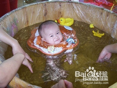 婴儿游泳有哪些好处