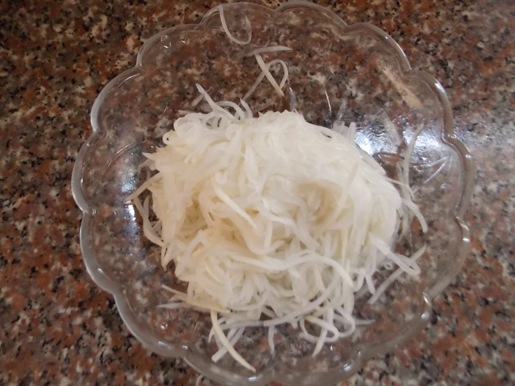 酸辣酸辣的莴笋泡菜，吃货必不可少的哦！